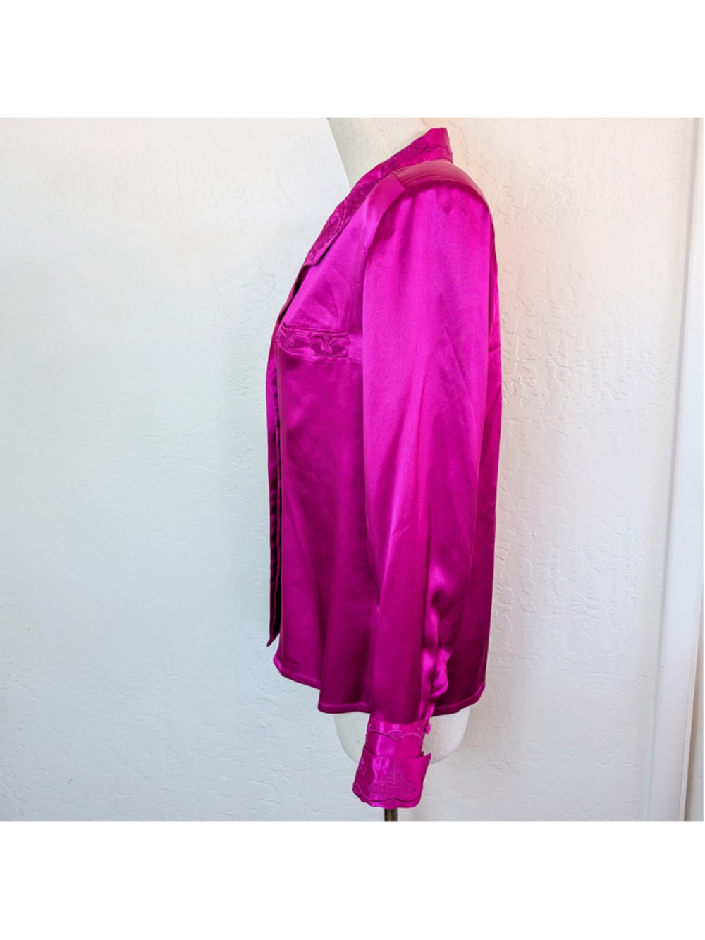 Vintage 100% Silk Fuchsia Western Blouse Size 8 Embroidered Hidden Placket Glam - Picture 10 of 16